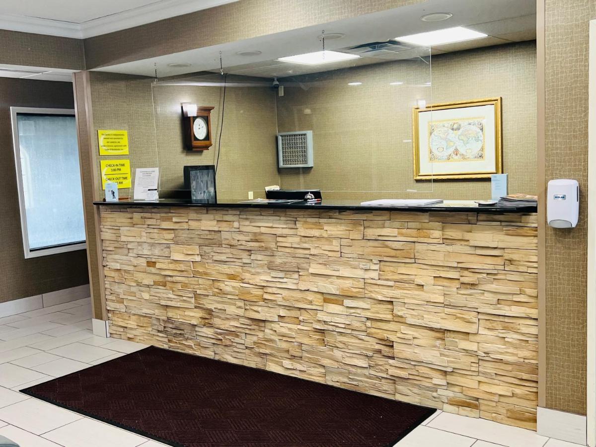 Super 8 By Wyndham South Bend Motel Eksteriør billede